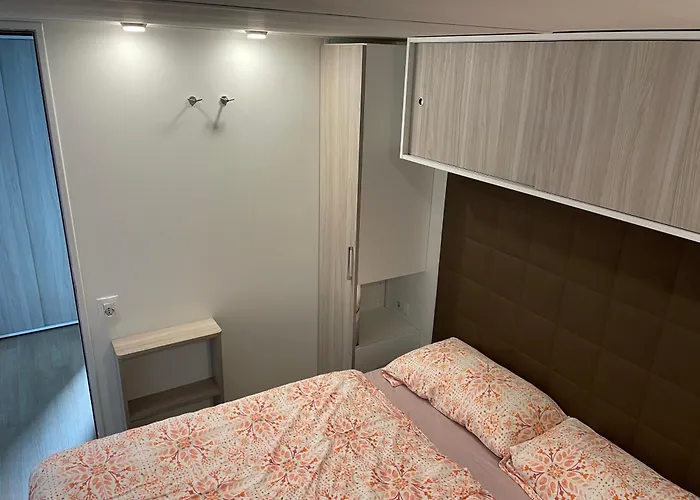 Camping Eve Lido Di , Front And Center Colico