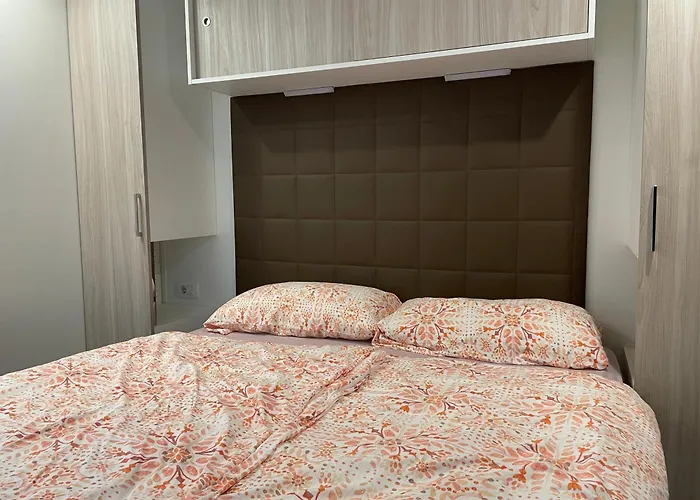 Eve Lido Di , Front And Center Colico