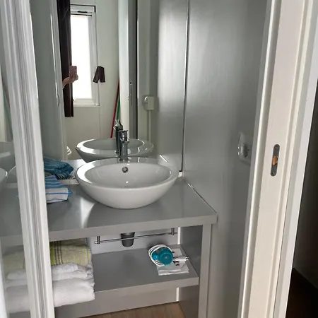 Eve Lido Di , Front And Center * Colico